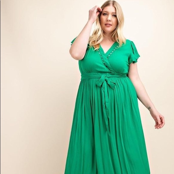 The Curvy Shop Dresses & Skirts - 🎉 EDITOR’S PICK 🎉 Garden Party Maxi Dress